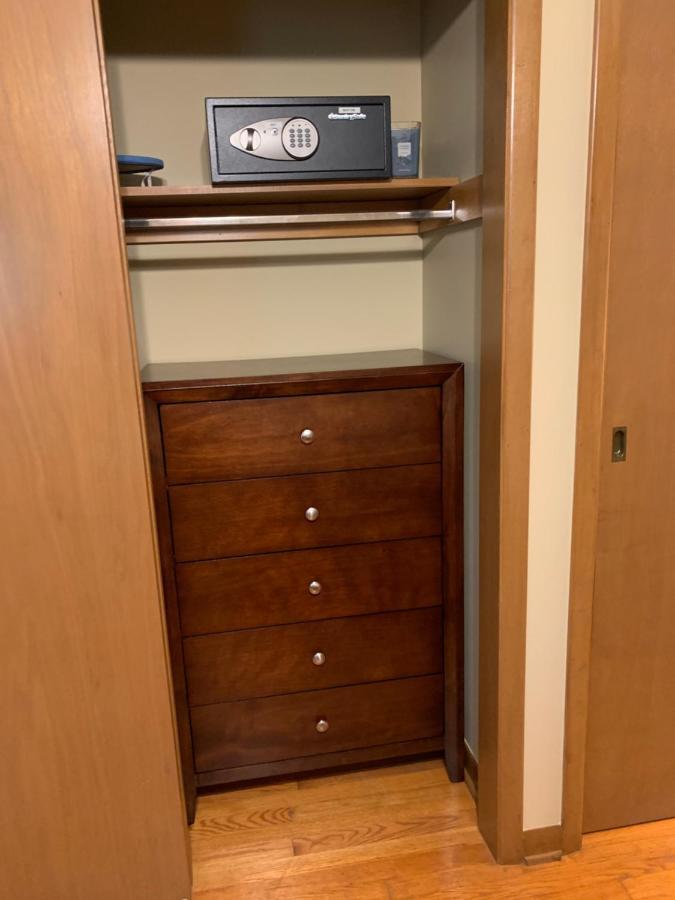 Private Guest Bedroom - 2E East Room - Close To Lake Michigan Sheboygan Exterior photo